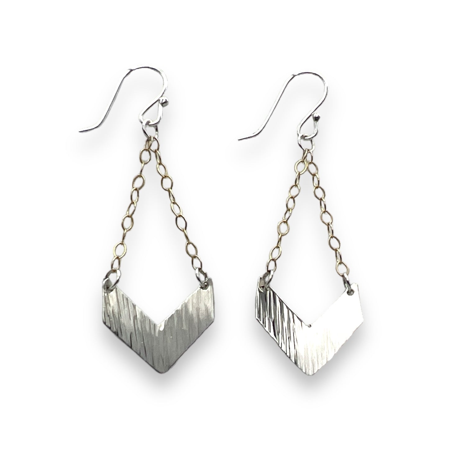 2074 - Swinging Chevron
