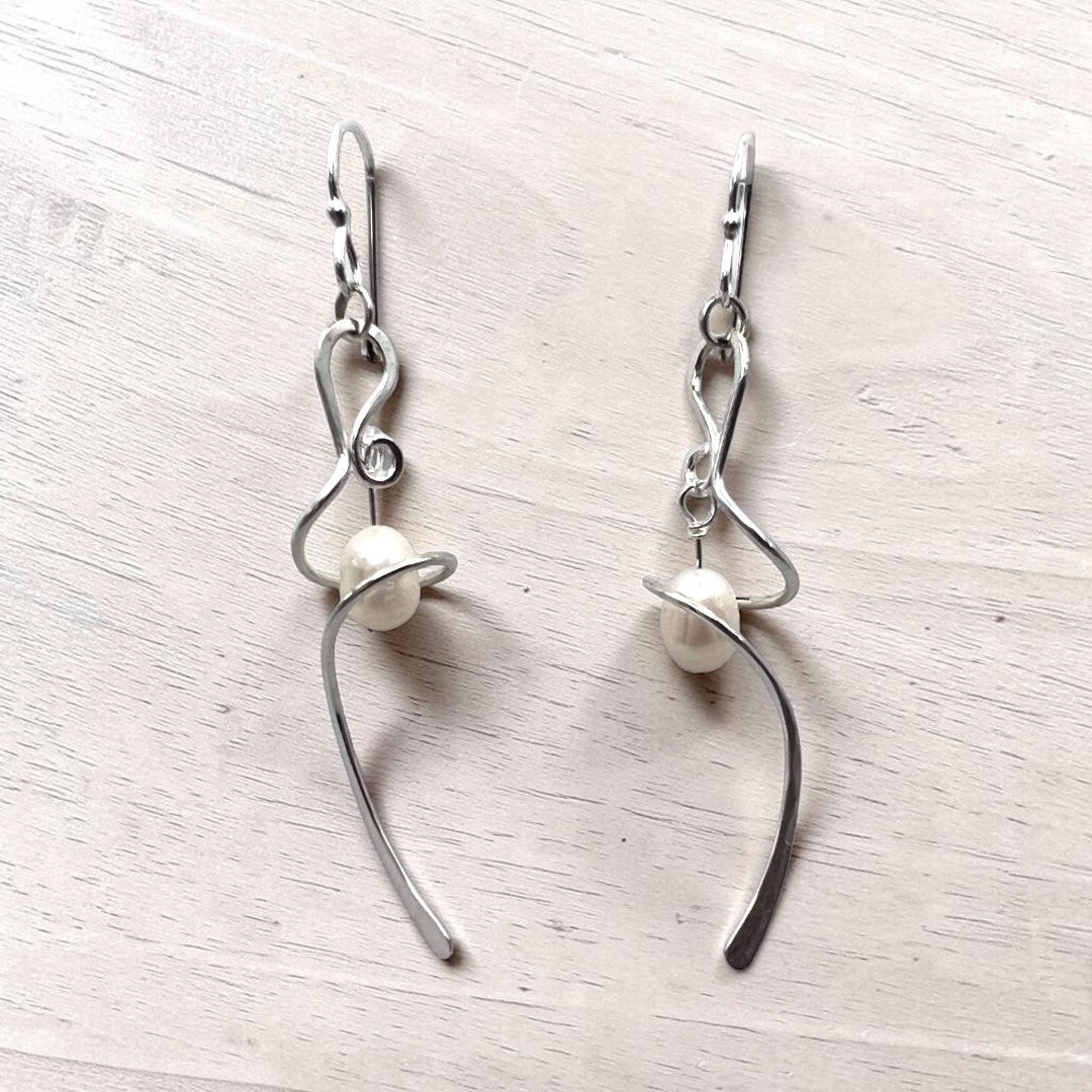 2322W - Swirl Pearl Earrings