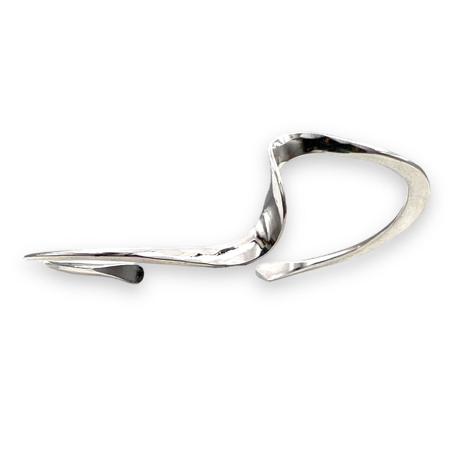 8504 - Featherweight Simple Wave Cuff - Peter James