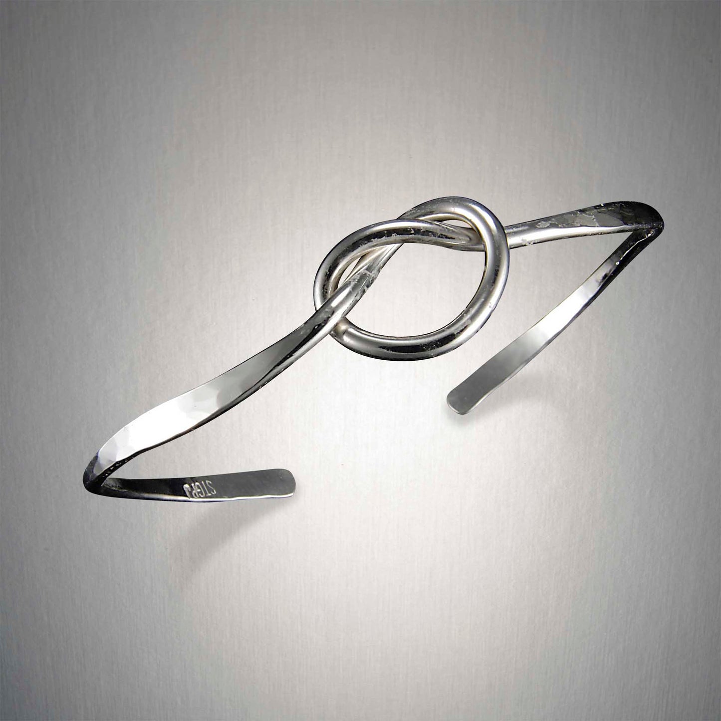 8540 - Knot Cuff