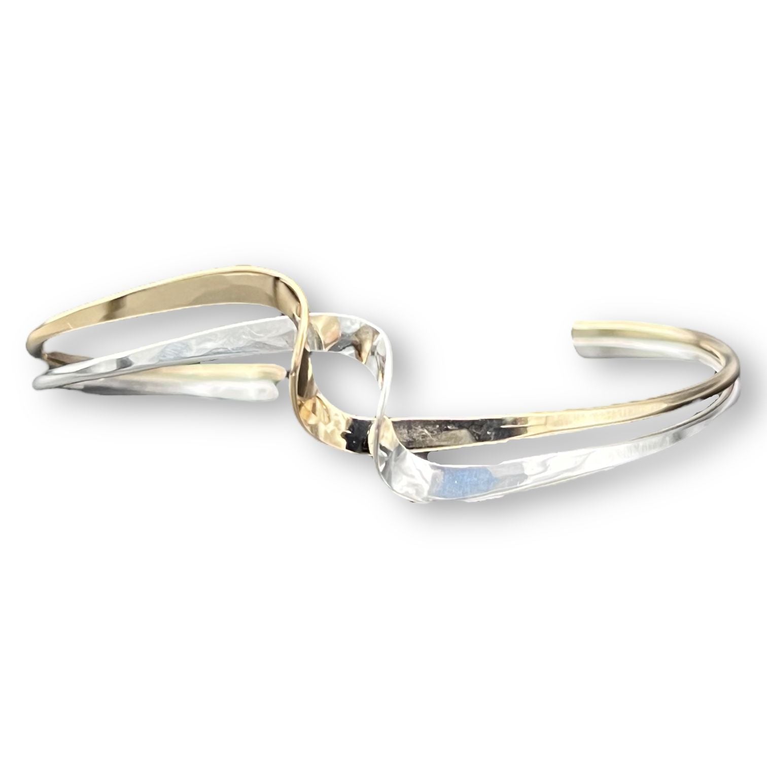 8609 - Ripple Effect Cuff - Peter James