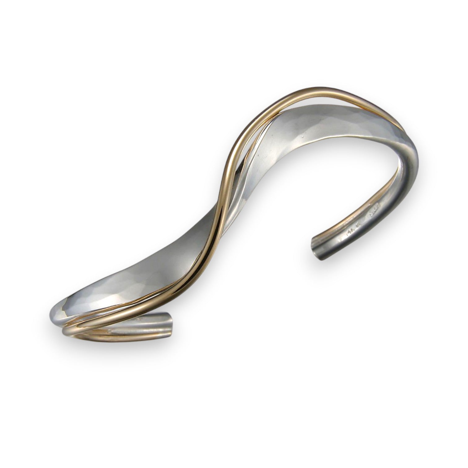 C15 - Shiver Cuff - Peter James
