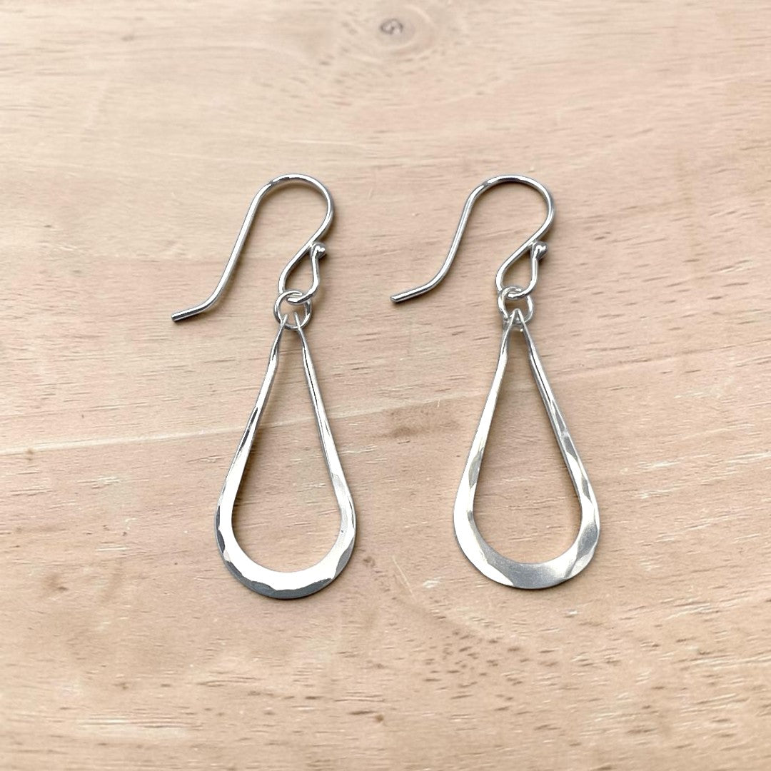 E681 - Dewdrop Dangles