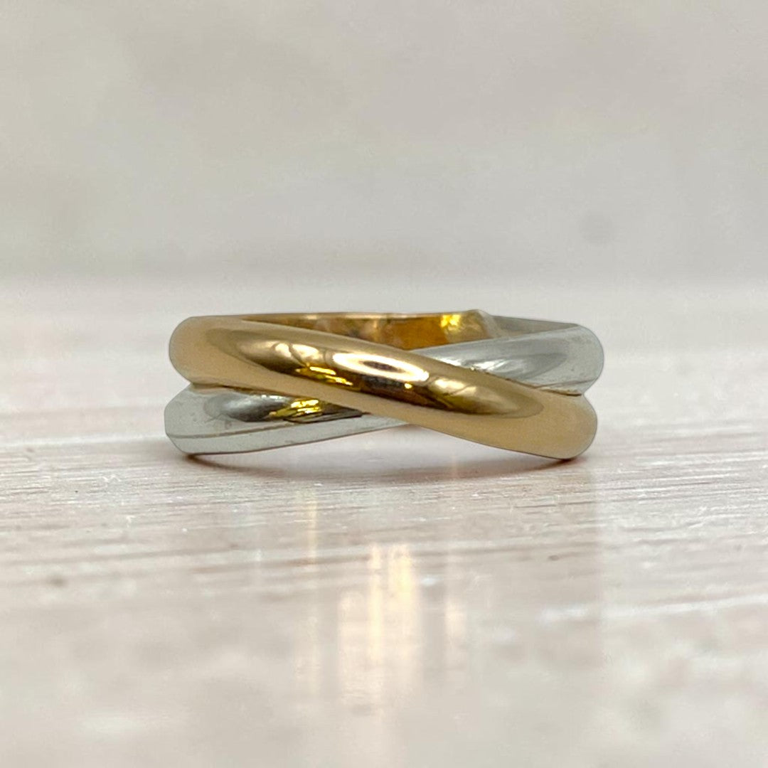 R31 - Hugs Ring
