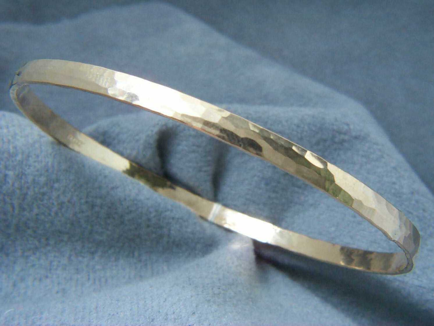 9328 - Belt Bangle